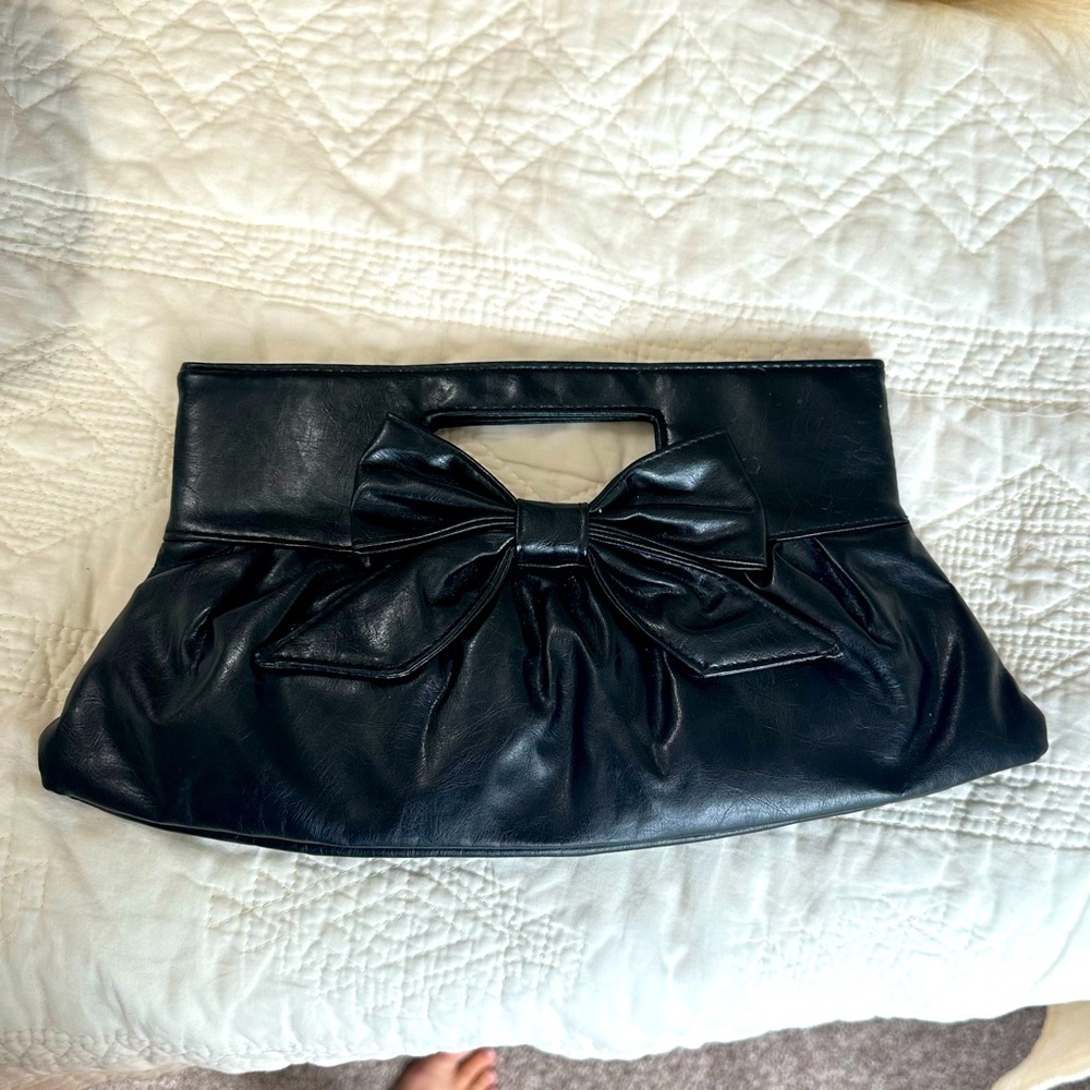 Black clutch with bow